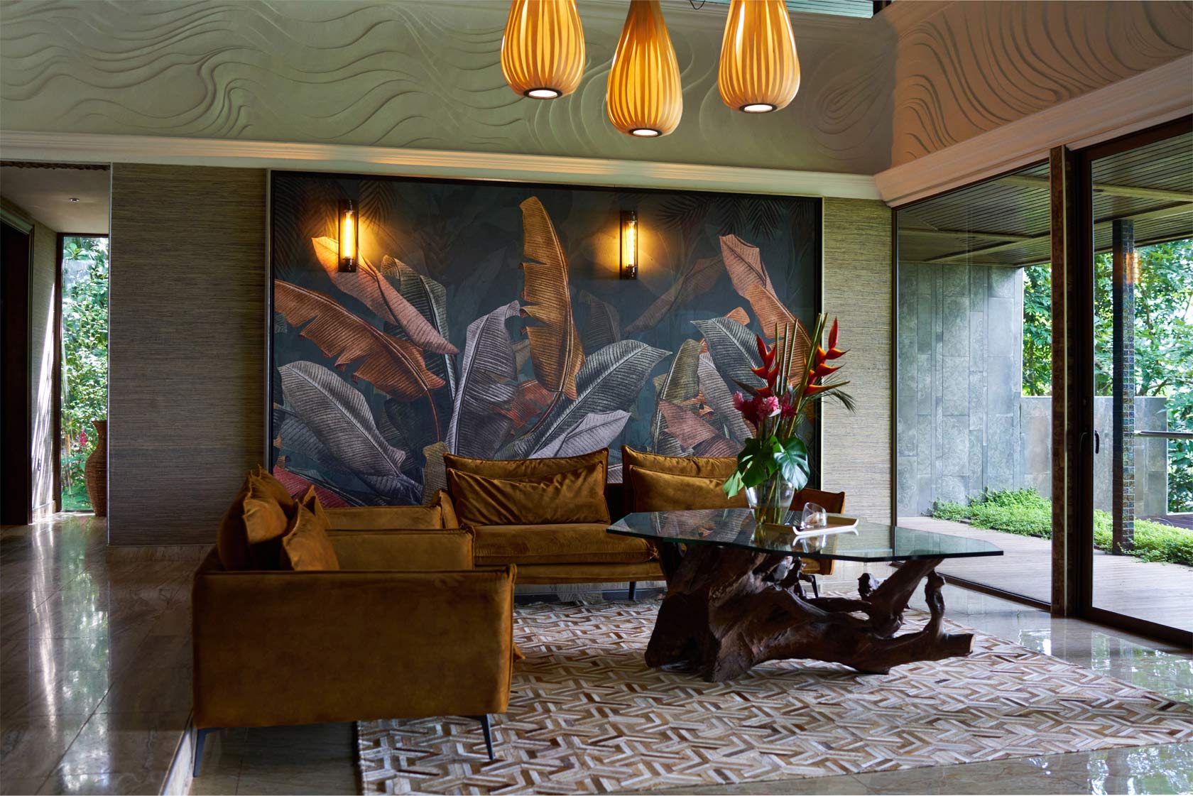 Luxury Villa (Four People), the living room and the mural, Hotel Makanda, Manuel Antonio