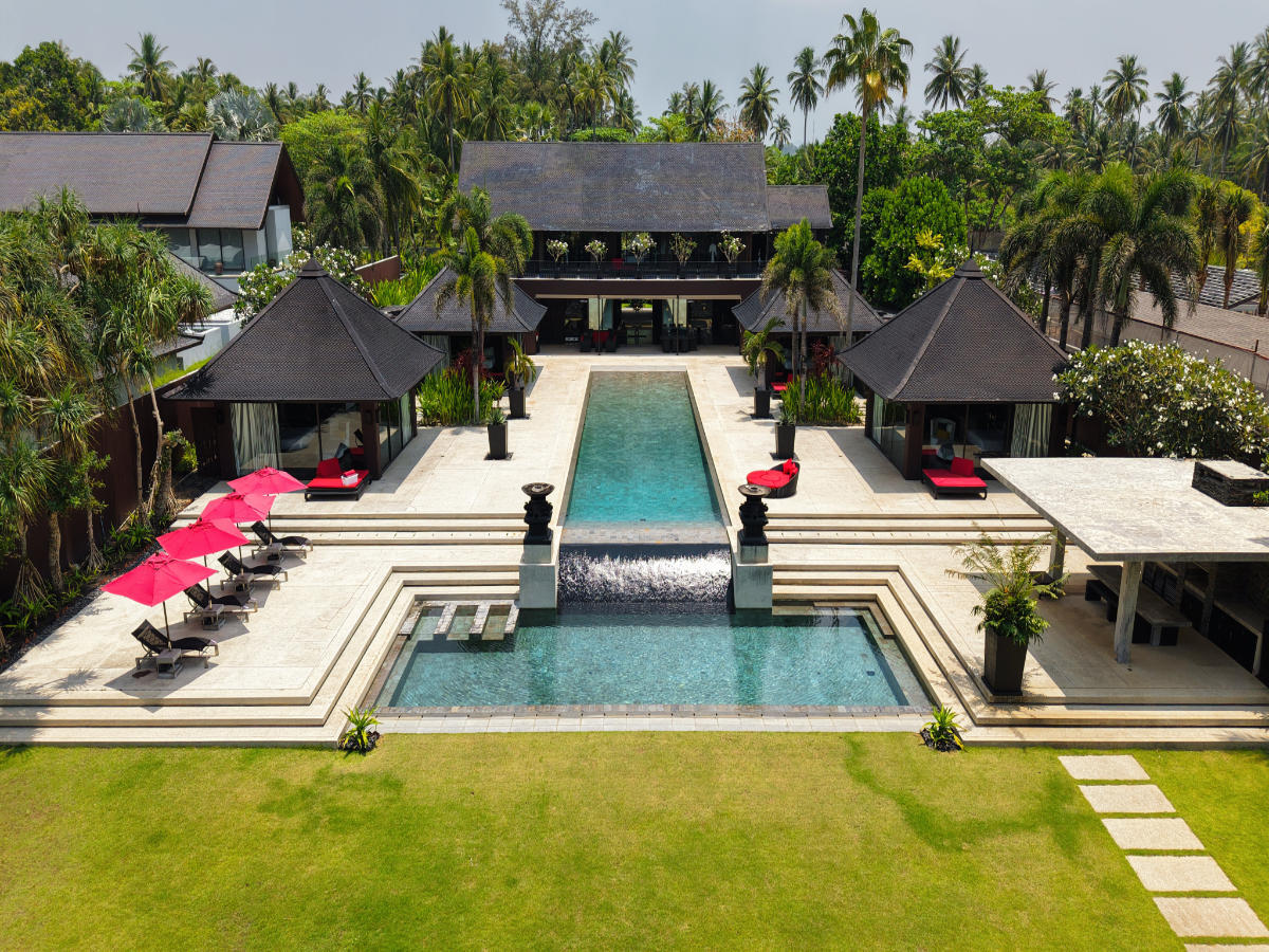 Private pool, Villa Saanti