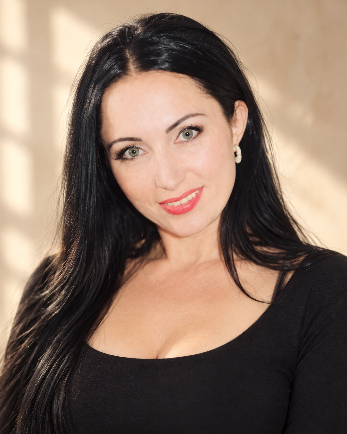 Professional portrait of Vika Ermilova, beauty specialist