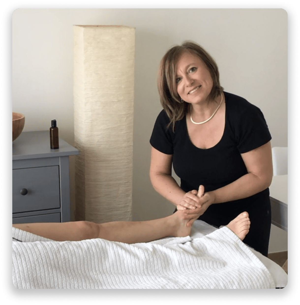 Coach di salute e benessere, massaggiatrice, trainer, alimentazione consapevole per farti diventare la versione migliore di te stessa