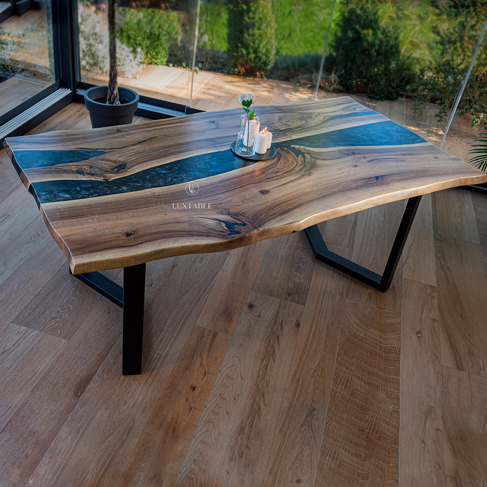 Tisch Mirtillo aus europäischem Nussbaum und schwarzem Epoxy mit Metallic Effekt