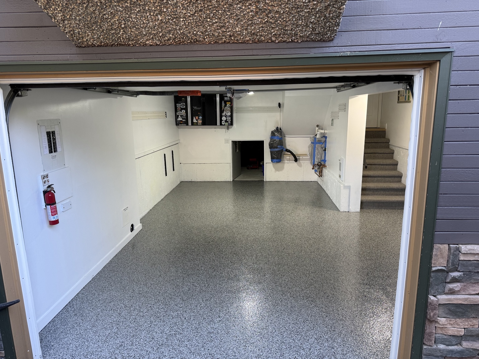 Finished full flake garage floor by Epoxy Expert