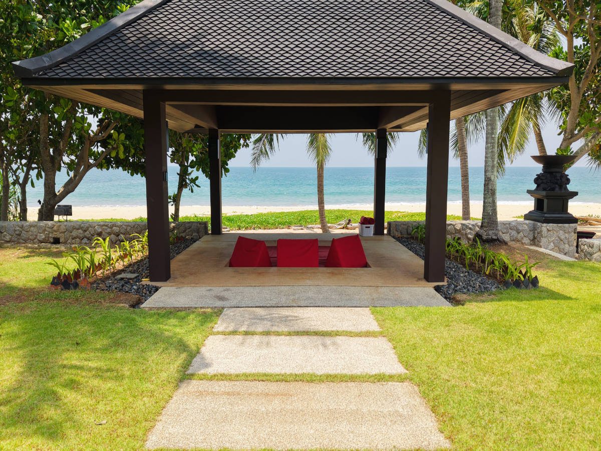 Sala (outdoor pavilion), Villa Saanti